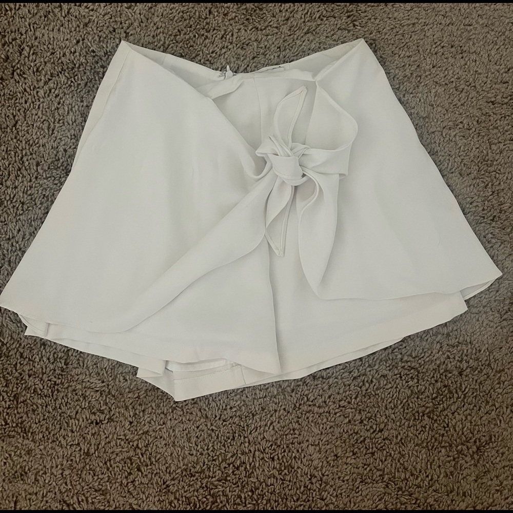 Do + Be white skort